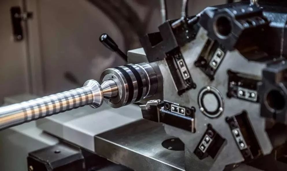 軍工企業是如何有效解決細長軸加工難題！